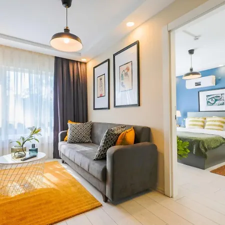 Excellent Flat Near Hadrian's Gate Apartment Antalya